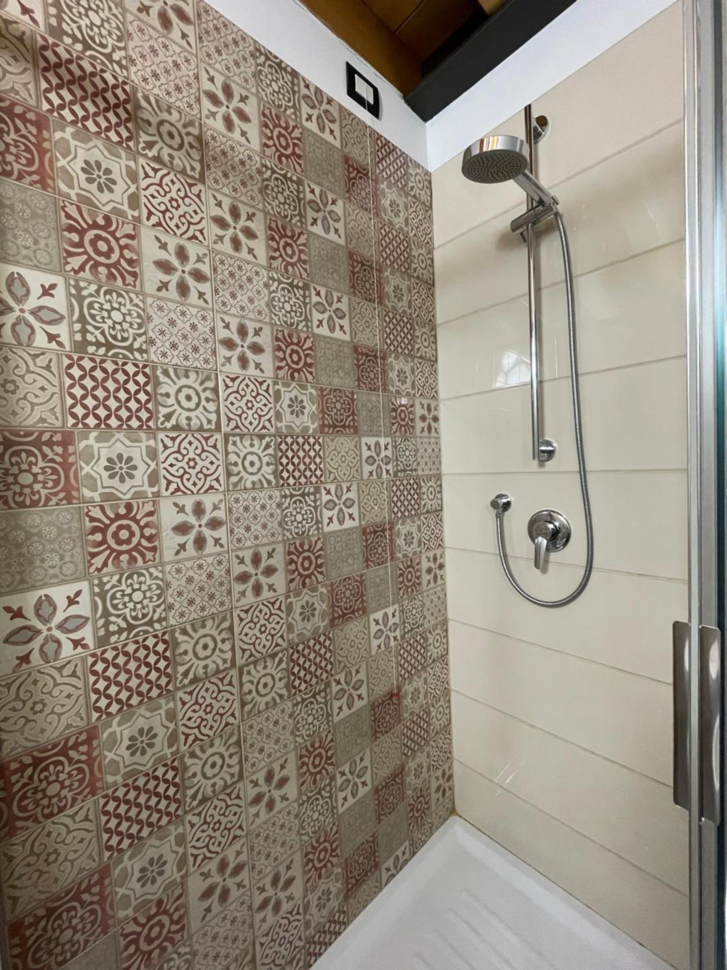 Dimora Rosso San Zeno - Wifi Veloce E Adatto Per Famiglie Verona Exterior photo